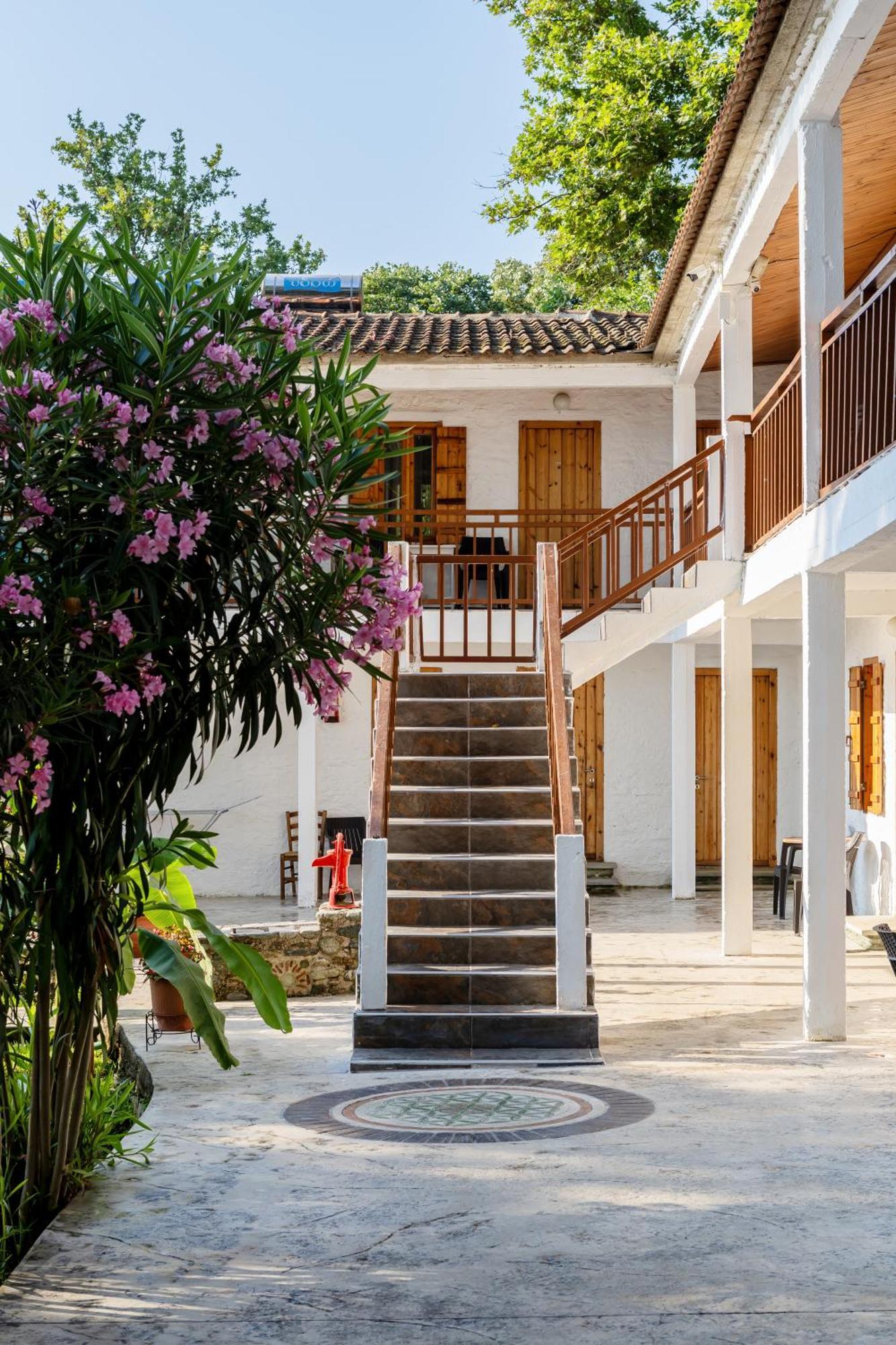 Hotel Kokkino Nero Exterior photo